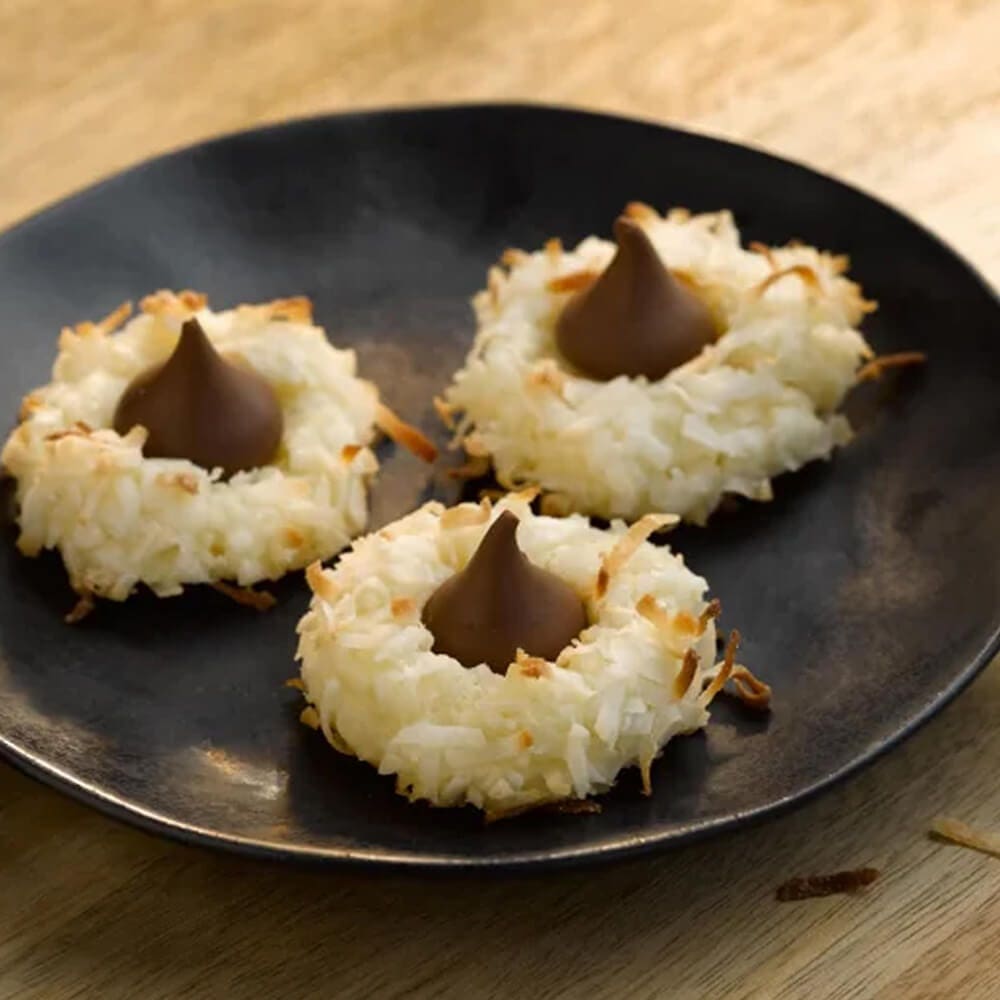 coconut macaron blossom cookies