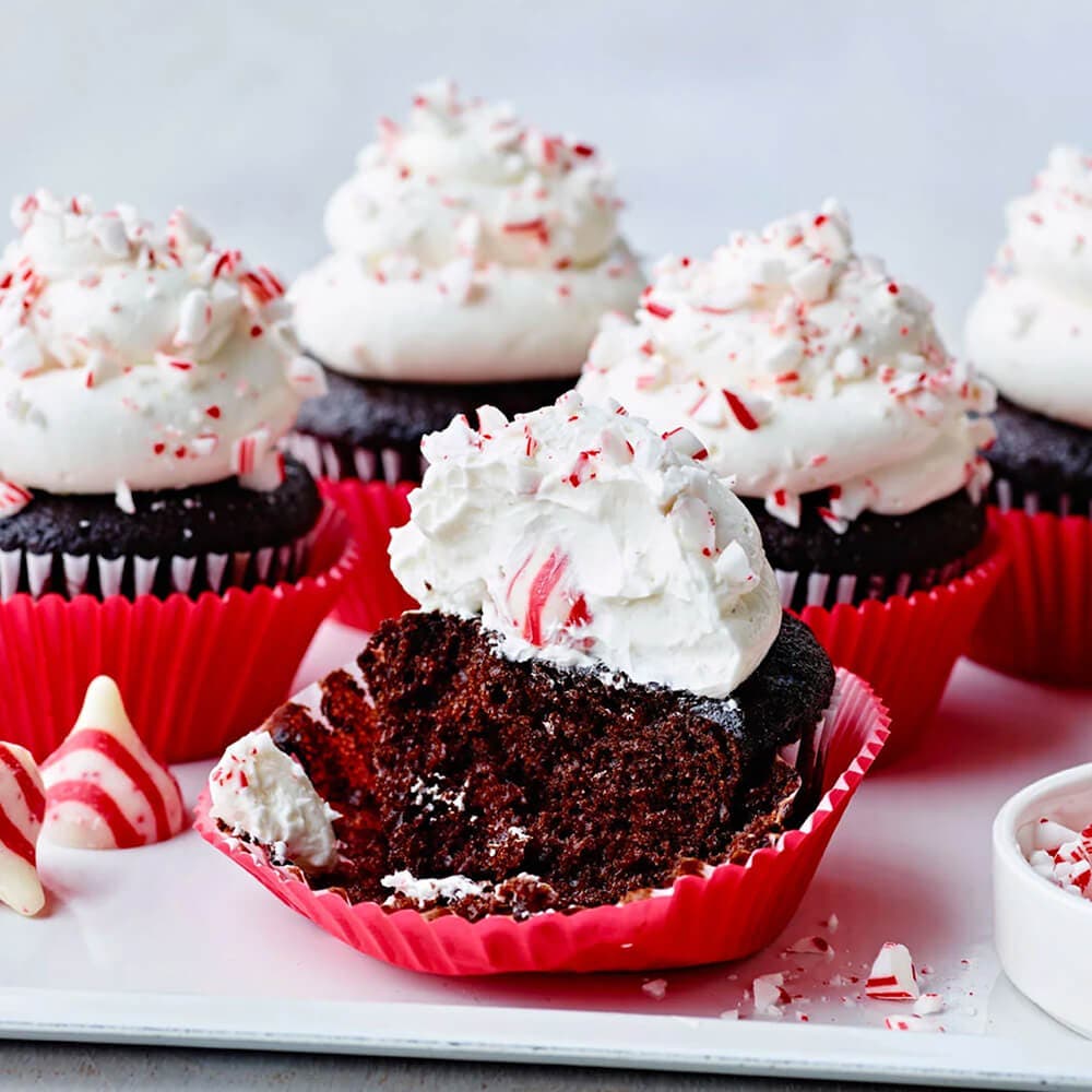 hersheys kisses candy cane surprise cupcakes