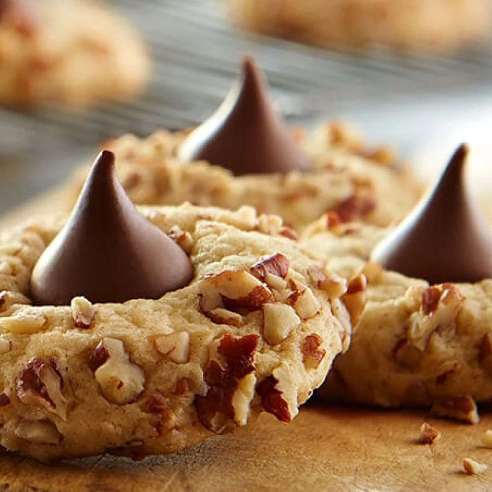 tray of hersheys kisses nutty sugar cookie blossoms