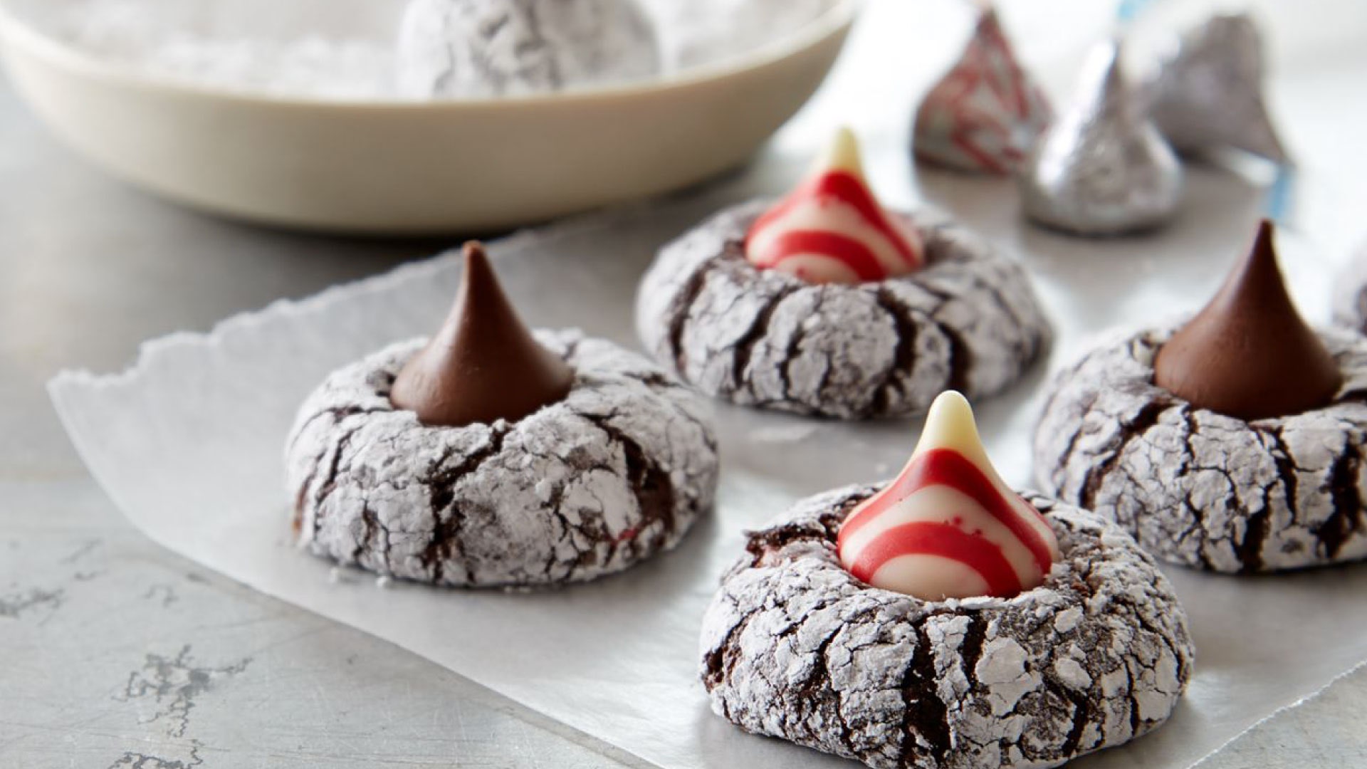 HERSHEY'S KISSES Candy Peppermint Brownie Drops