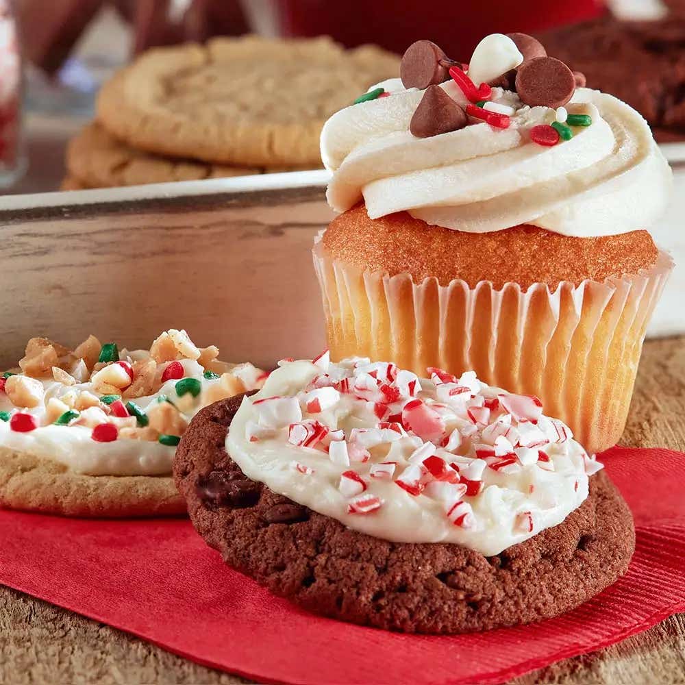 holiday dessert decorating